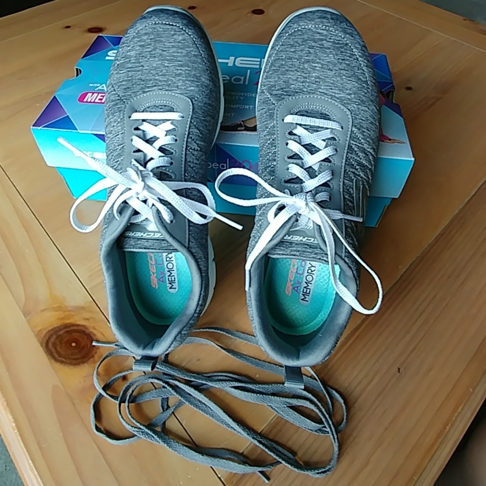 Sketchers Memory Foam Sneaker
